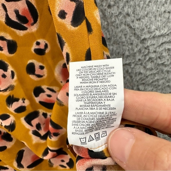 CAbi Prowl Leopard Cheetah Animal Print Sleeveless V Neck Blouse Women's Small - Picture 6 of 8